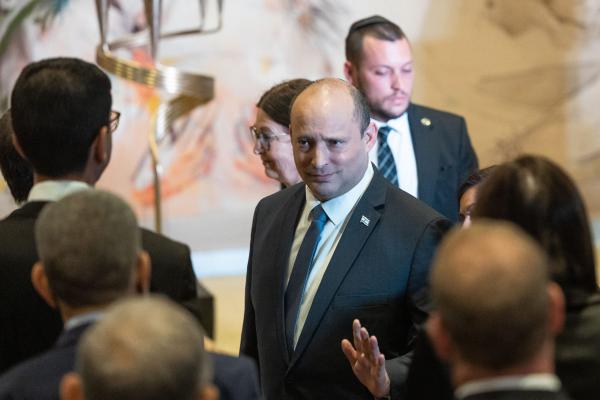 בנט מאשים: "קמפיין פוליטי מסוכן נגד השב"כ"