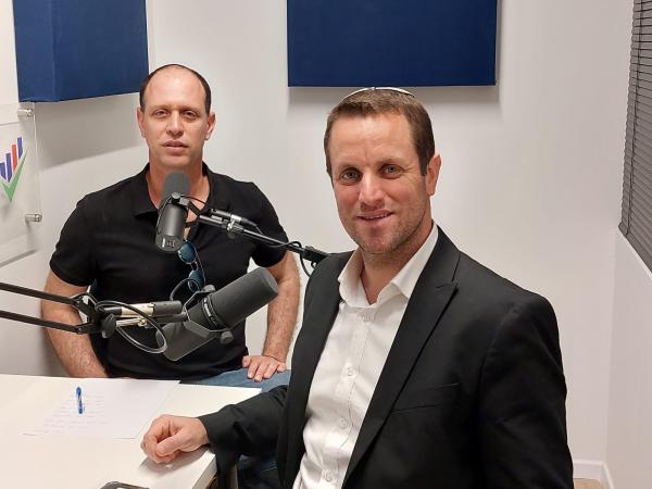 לראות את ערפאת מהכוונת: צוללים לסמטאות חומת מגן עם נתנאל איזק