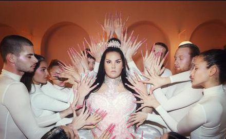 נטע ברזילי: "הציפורנים היו התרופה ללב השבור שלי"