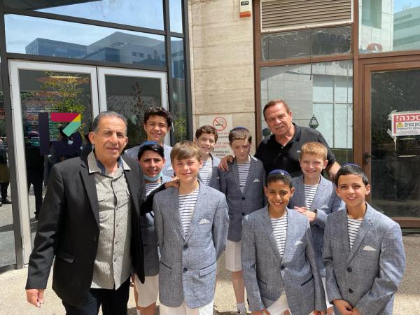 מרגש: פרחי ירושלים במחווה לאביהו מדינה