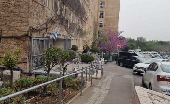 על רקע האולטימטום: אורבך נצפה נכנס למשרד האוצר