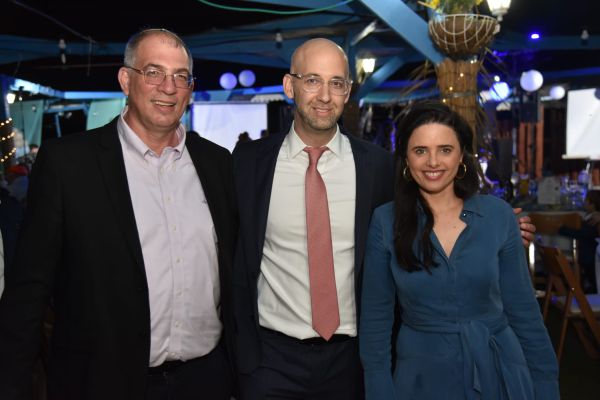 ברנז'ה: כל המי ומי בבת מצווה לבת של קלוגהפט