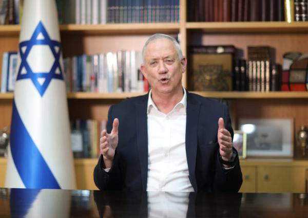 עוד לפני תום ה'שבעה': גנץ מאשר הקלות לפלסטינים