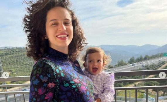 מרגש: קורין גדעון חושפת מה יש לה בבטן