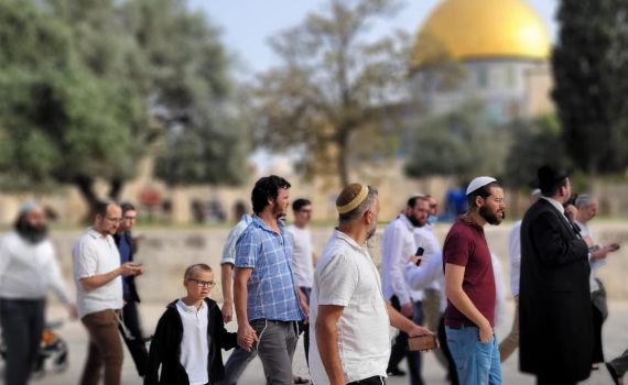 בצל התפרעויות הערבים: מאות יהודים עלו להר הבית