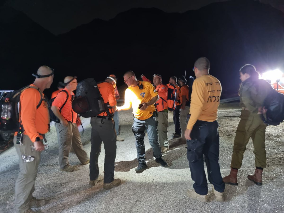 6 מטיילים נתקעו בנחל תמרים שבמדבר יהודה