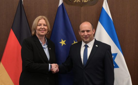 בנט לנשיאת הבונדסטאג: מביע הערכה לקנצלר