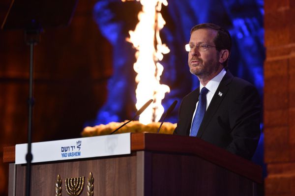 הרצוג ביד ושם: "המוח קולט, הנפש לא רוצה להאמין"