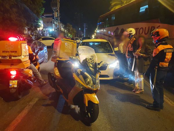 פתח תקווה: בת 15 נפגעה מרכב – מצבה קשה