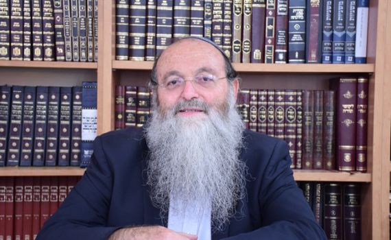 האם חול נקי צריך הכשר? | הרב בורשטין משיב