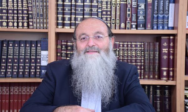 האם חול נקי צריך הכשר? | הרב בורשטין משיב