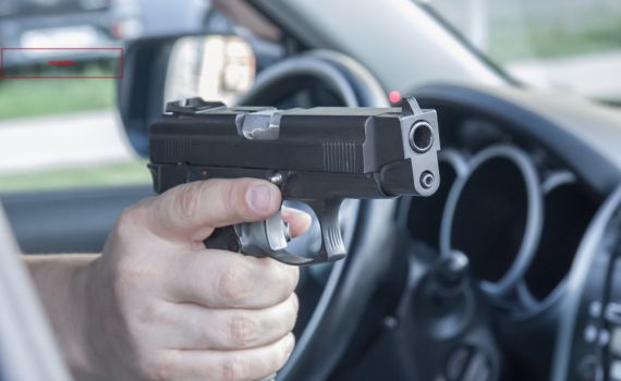 הסתיים בנס: ערבים שלפו אקדח לעבר טרמפיסטים