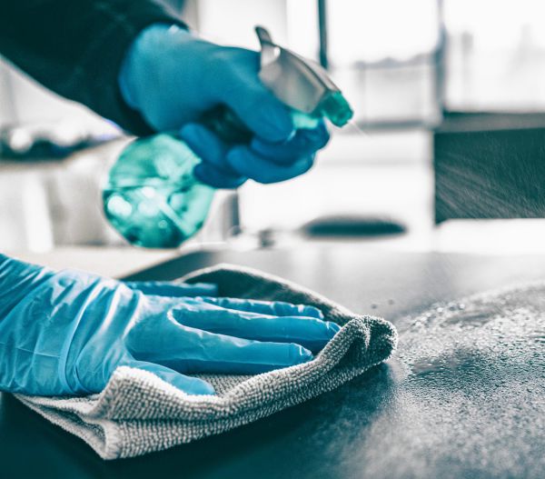 2 נשים פונו לביה"ח לאחר ששאפו אדי חומרי ניקוי