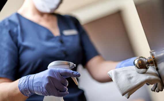 על מגדר, פערי שכר וקדחת הניקיונות לפסח