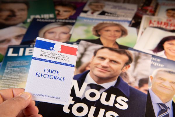 הבחירות בצרפת: מקרון ולה פן יתמודדו בסיבוב שני