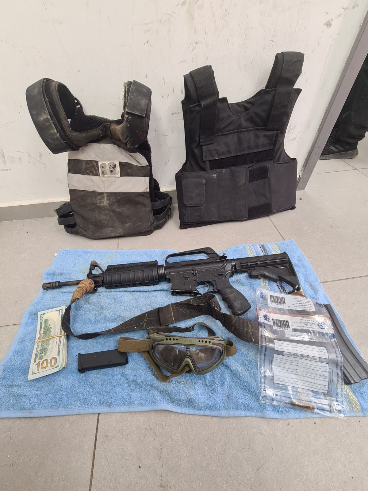 צפו: הכלב המשטרתי תופס מחסן נשק בבית בתל שבע