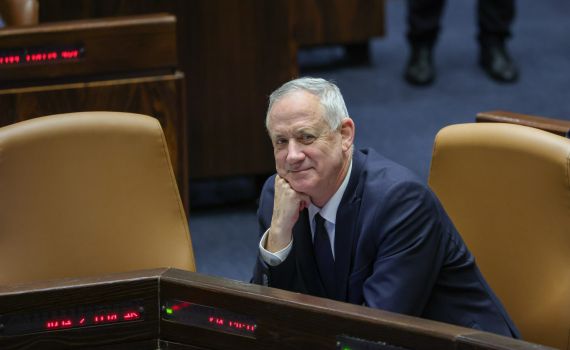 אחרי הדחייה: גנץ יצא בשבוע הבא לביקור בהודו