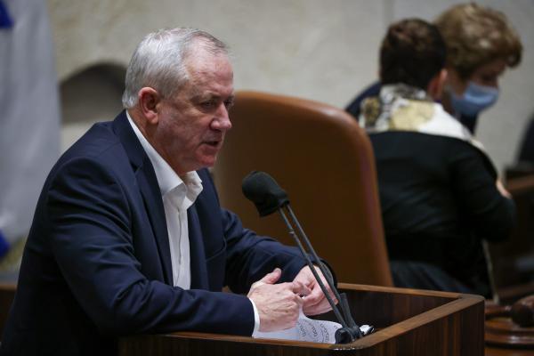 גנץ: לבחון להגדיר את להב"ה ולה-פמיליה כארגוני טרור