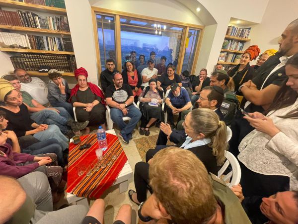 נשיא המדינה בניחום אבלים בבית משפחת רז בקידה