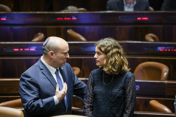 בשמאל נפרדים מבנט: "נפתלי, תודה ובהצלחה!"