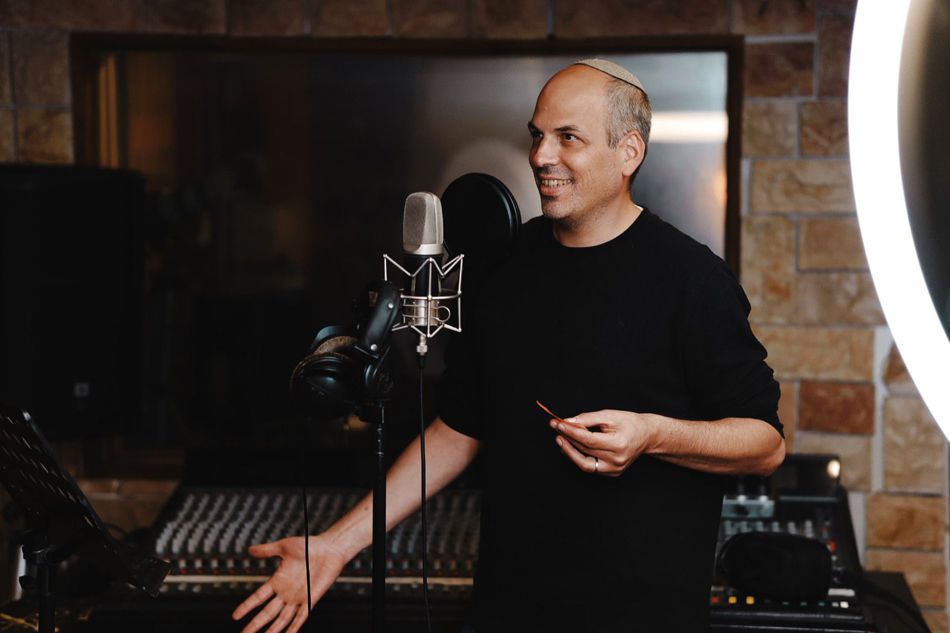 ישי רוסנק בשיר מרגש: "הפתק של אמא"