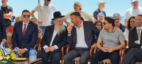 הרב אליהו מסביר: למה רקדתי עם מתן כהנא