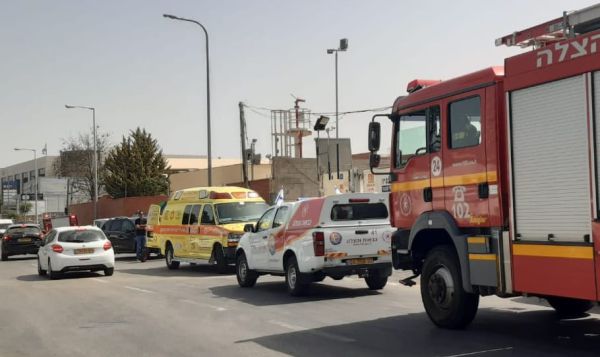 כוויות ופציעות בגפיים ובפנים: פועל נפצע קשה