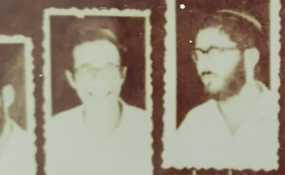 חידה מגזרית: מי הרב הצעיר שמופיע בתמונה?