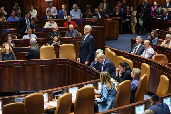 פשרת גנץ התקבלה: חוק "ממדים ללימודים" אושר