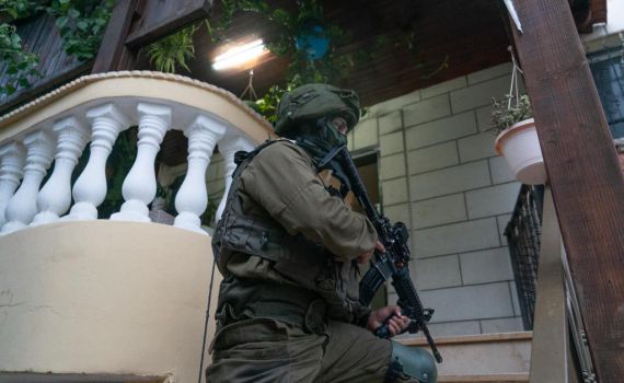 מבוקש נמלט ממעצר אך הסגיר עצמו לפלסטינים