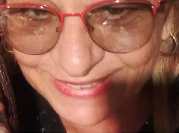 סופרת ותומכת ליכוד: הכל על החשודה ששלחה מכתבי איום לבנט