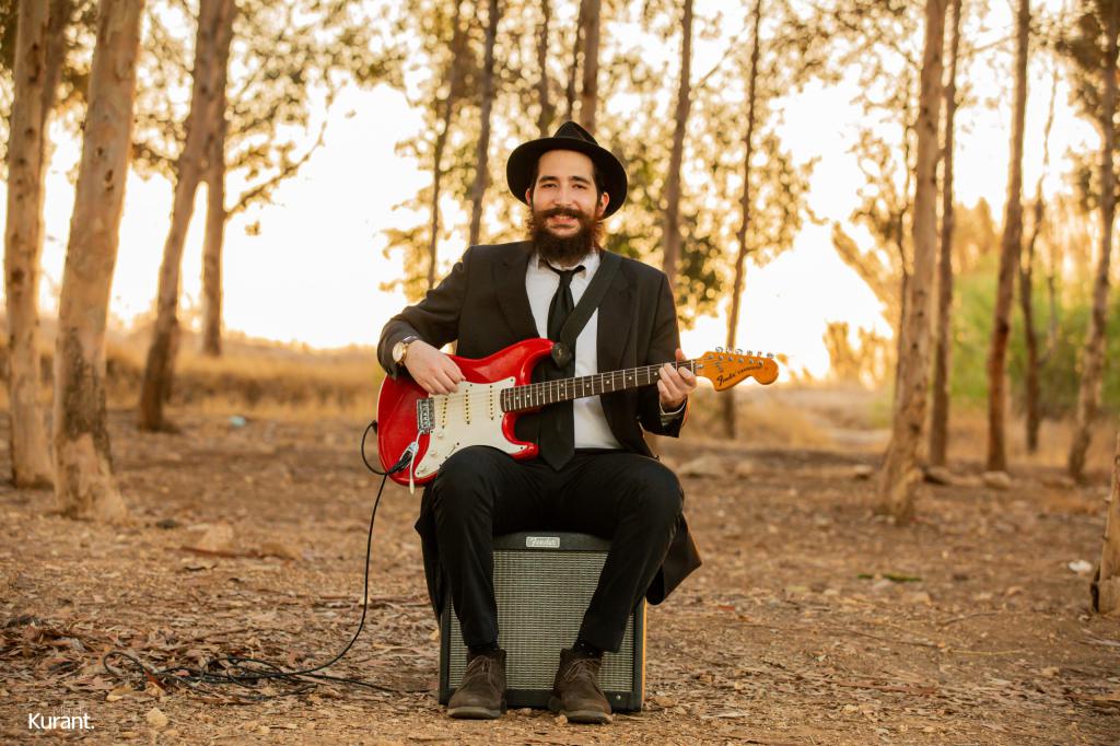 "לא מאוחר": ברק גרוסברג בסינגל חדש על הצימאון לשינוי בחיים