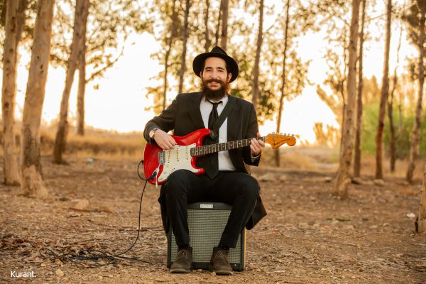 "לא מאוחר": ברק גרוסברג בסינגל חדש על הצימאון לשינוי בחיים