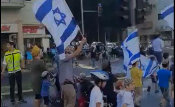 צפו: ריקודגלים לכבוד ירושלים ברחובות תל אביב