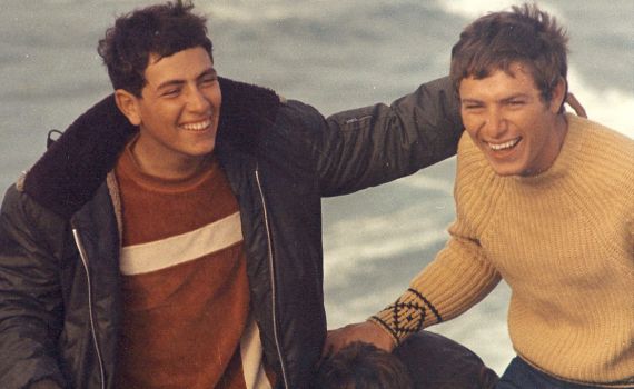 אחי ערן. מחבק אותך כמו בתמונה על חוף פלמחים