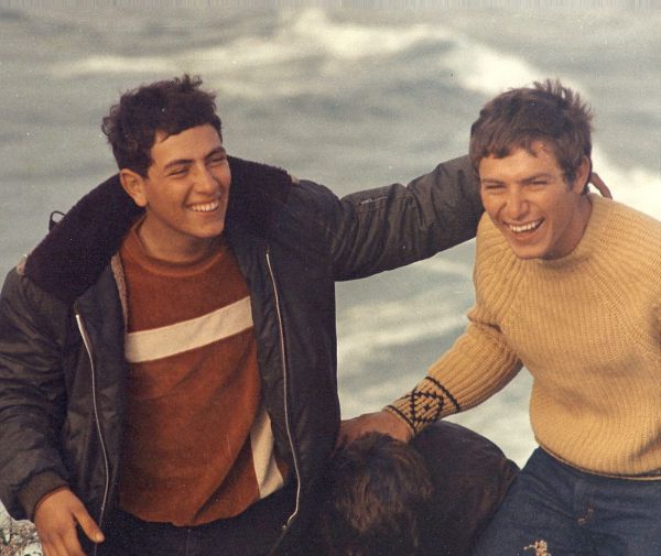 אחי ערן. מחבק אותך כמו בתמונה על חוף פלמחים