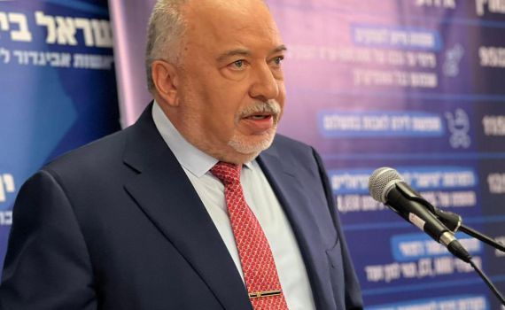 ליברמן: לנתניהו איכפת רק מהחרדים ושהלוחמים יחכו