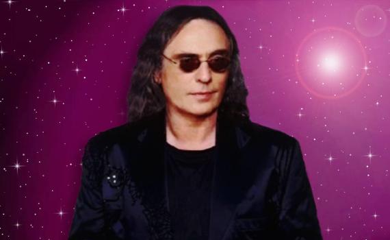 משמח: צביקה פיק חוזר אל הבמה