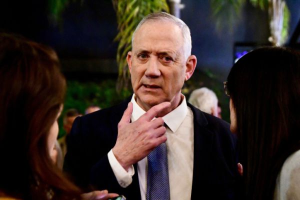 תלונה ליועמ"שית: פתחי בחקירה נגד בני גנץ