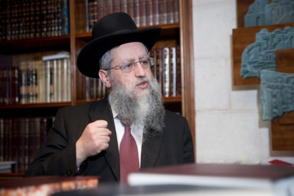 "קורא לציבור לא להגיע למירון; אני חושש מאוד"