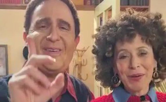 צפו: ארץ נהדרת משחזרים את "קרובים קרובים"