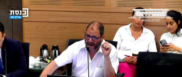 הח"כים תקפו את כסיף: "עוכר ישראל, נדיח אותך"