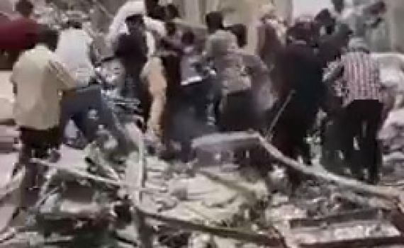 80 נלכדו בקריסת בניין רב קומות באיראן