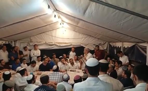 סערה בעקבות דברי הרב קוסטינר: "הומואים הביתה"