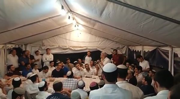 סערה בעקבות דברי הרב קוסטינר: "הומואים הביתה"