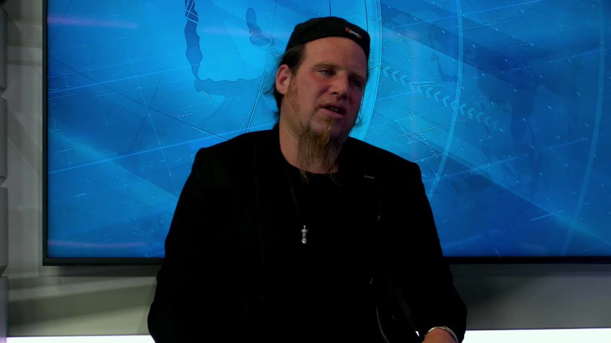 צפו: כשבוצר ז"ל הגיע לבצע את 'ציון' באולפן סרוגים