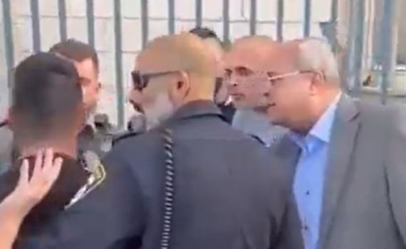 צפו: אחמד טיבי התעמת עם שוטרים והבריח עצור