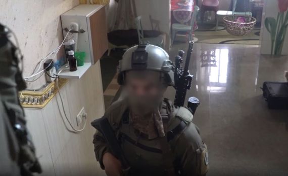 צפו: לוחמי צה"ל פועלים בתוך בית המחבל