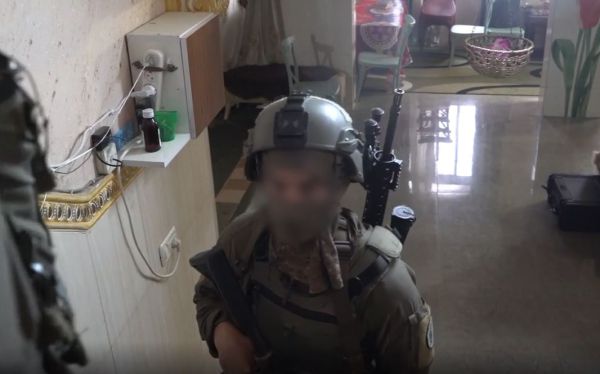 צפו: לוחמי צה"ל פועלים בתוך בית המחבל