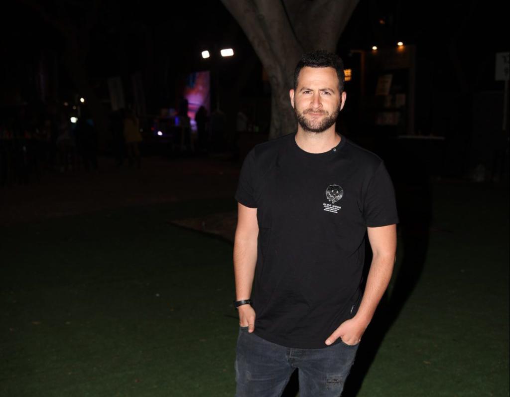 גיא הוכמן נגד המגזין שקרא להחרימו: "לאן הגענו?"